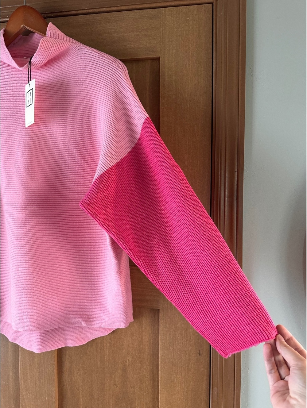 NWT THML Mock Neck Colorblock Knit Sweater Pink & Cream Women’s XS Oversized - Picture 3 of 10